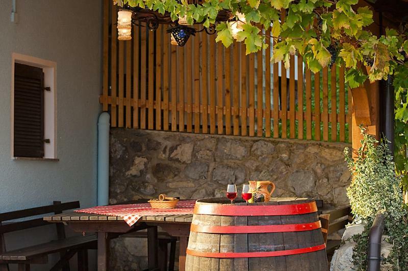 Zidanica Meglic - Vineyard Cottage Meglic Trebnje ภายนอก รูปภาพ
